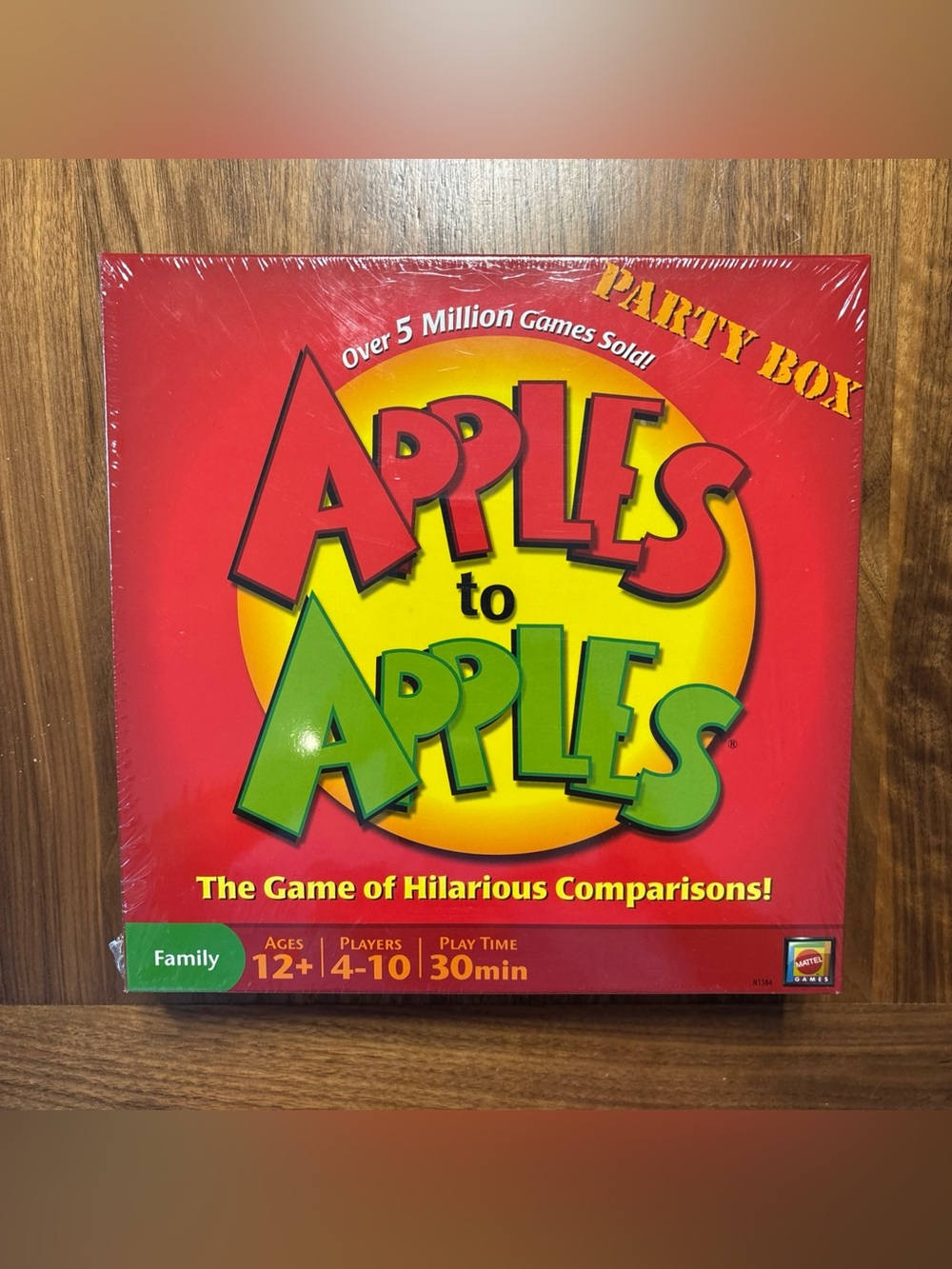 Mattel Apples to Apples Party Box - Red, Yellow, Green